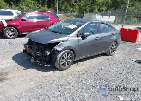 2021 Nissan Versa Sv Xtronic Cvt z USA, uszkodzony, nr VIN 3N1CN8EV4ML824824